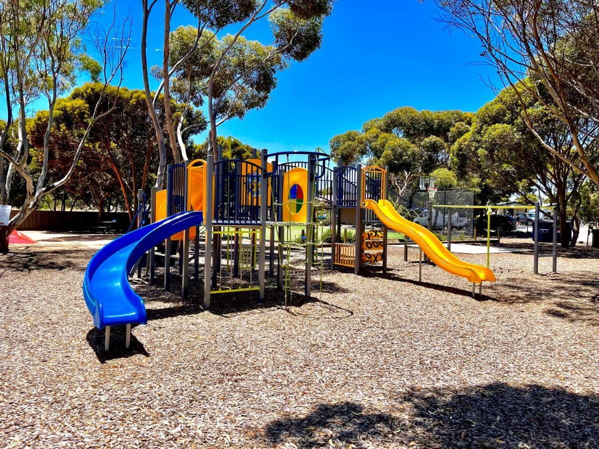 Big4 Port Willunga Tourist Park Hotel Aldinga Buitenkant foto